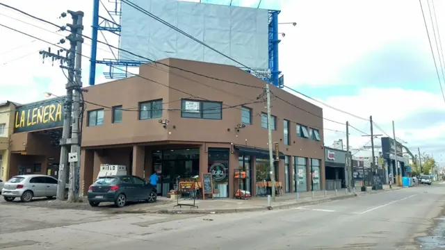 OFICINA A ESTRENAR DE 100m2 - 1° PISO S/COLECTORA ESTE