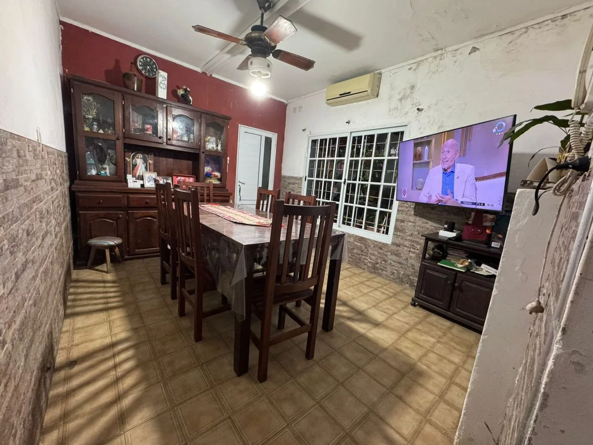 SE VENDE CASA DOS DORMITORIOS Y COCHERA foto 4