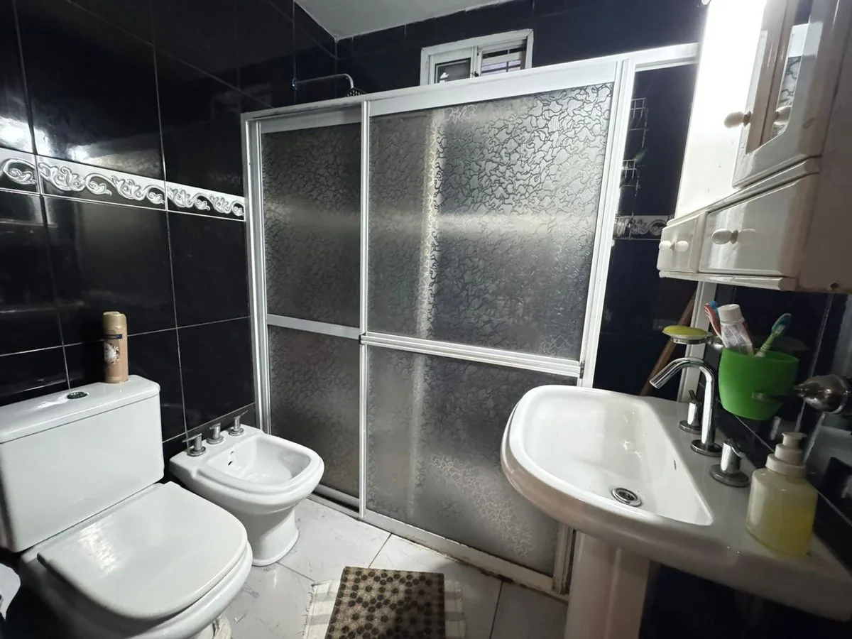 SE VENDE CASA DOS DORMITORIOS Y COCHERA foto 5
