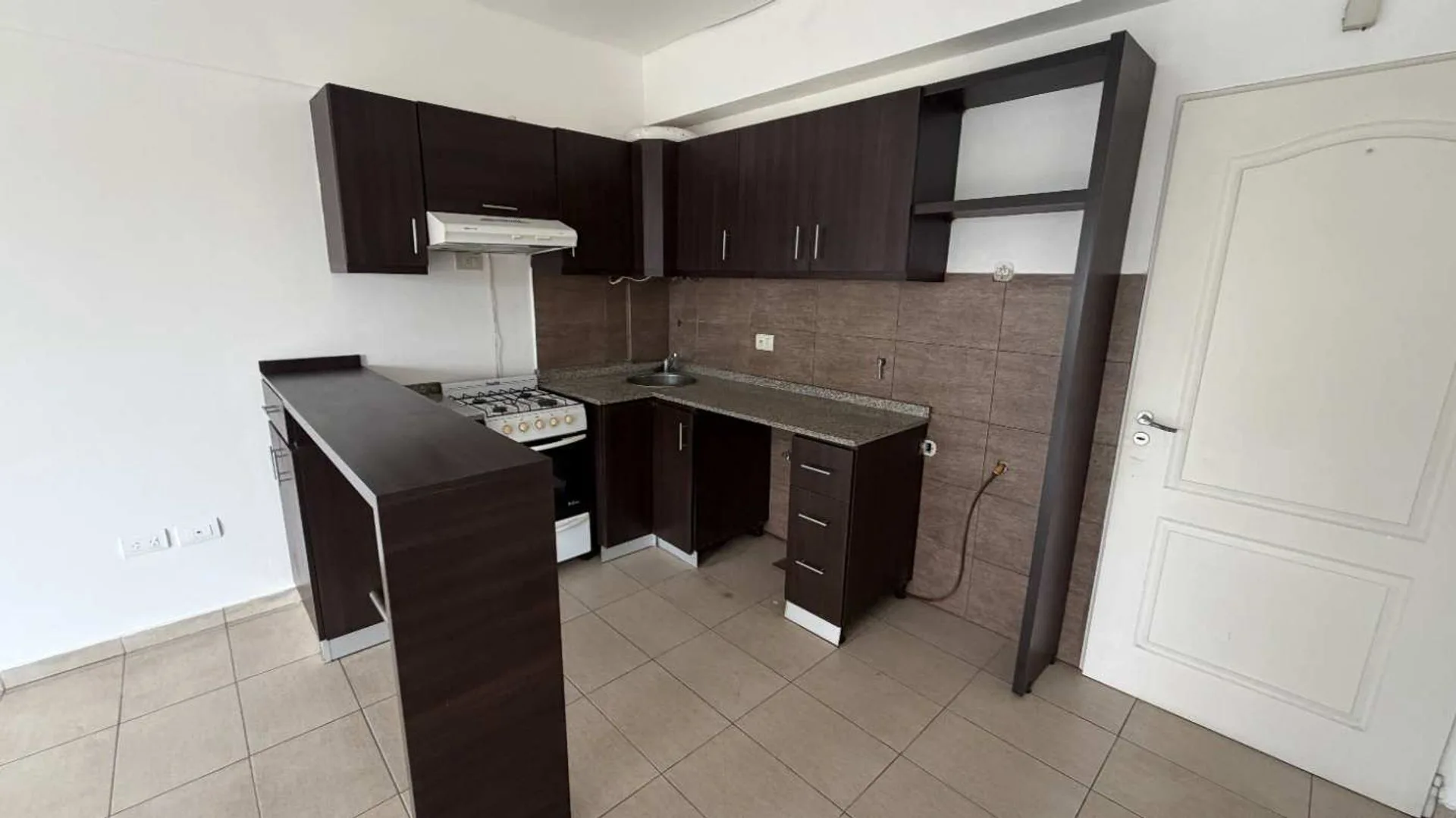 Venta Depto 2 amb con balcon en Martin Coronado foto 3