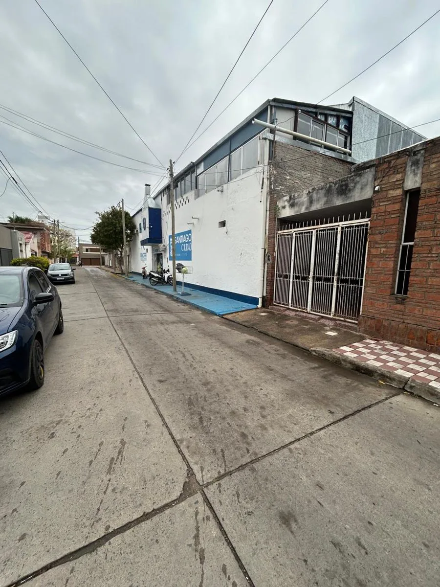 VENTAS DE CASA A REFACCIONAR EXCELENTE UBICACION foto 4