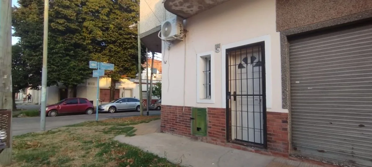 VENTA DE PH DE TRES AMBIENTES P/BAJA VILLA MAIPU foto 2