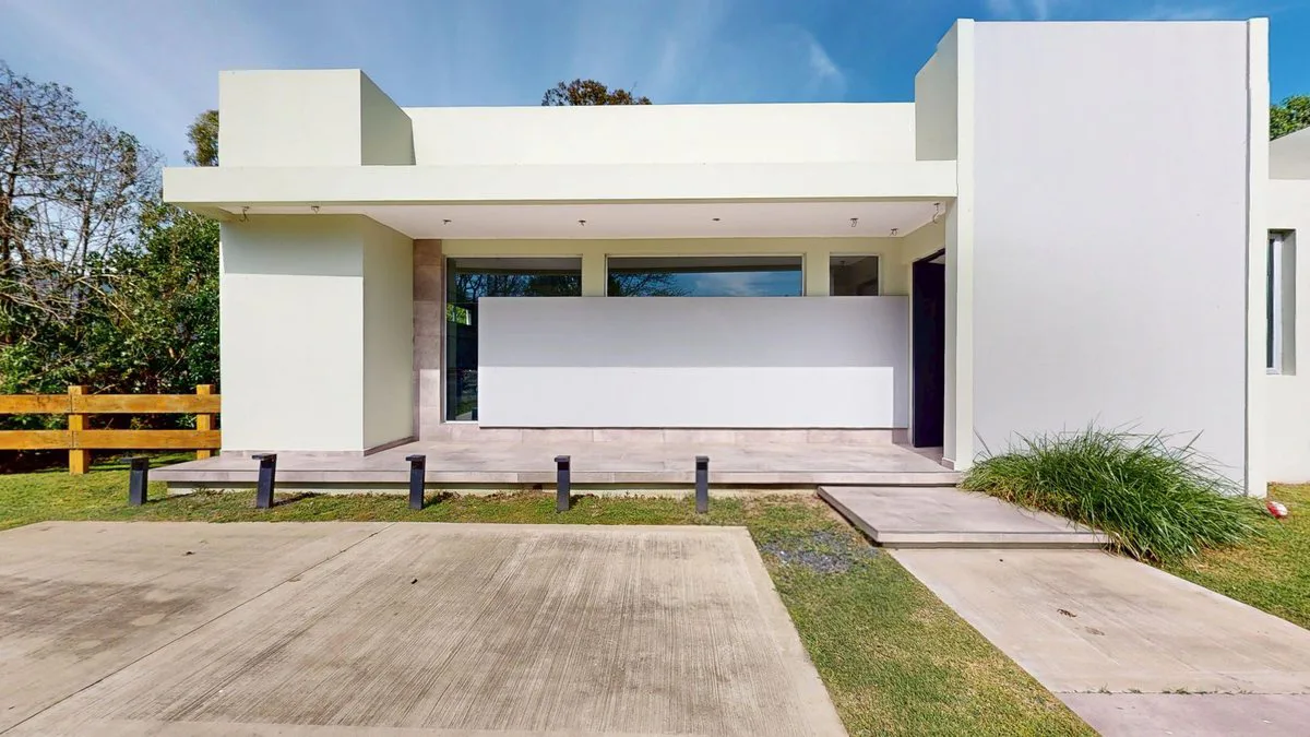 VENTA CASA CON PILETA A ESTRENAR - LA CANDIDA foto 4
