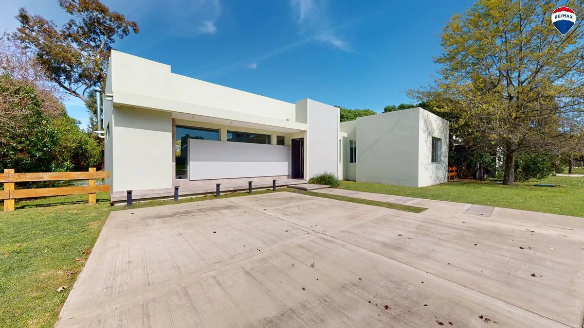 VENTA CASA CON PILETA A ESTRENAR - LA CANDIDA foto 5