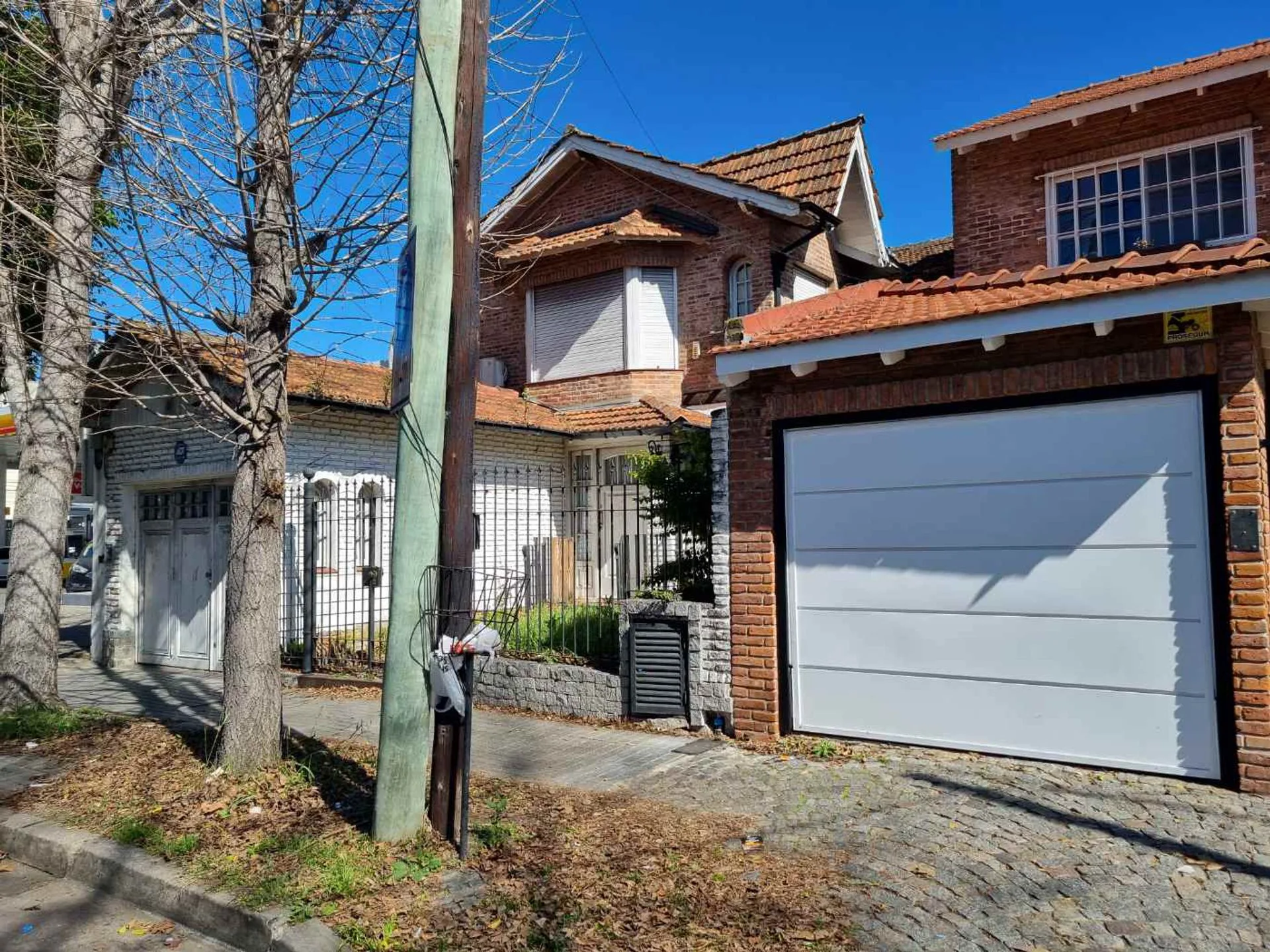 CASA EN VENTA OLIVOS VTE LOPEZ  JARDIN Y PILETA foto 2