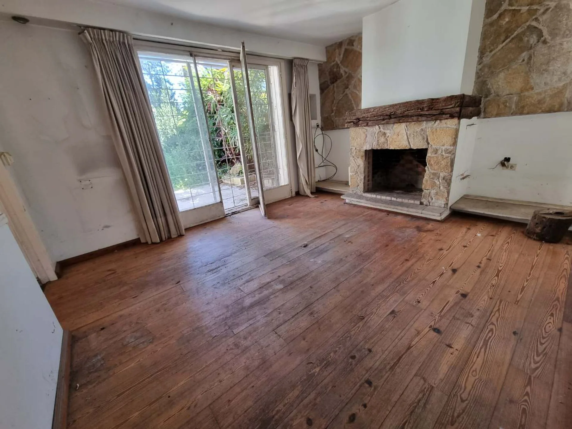 CASA EN VENTA OLIVOS VTE LOPEZ  JARDIN Y PILETA foto 4