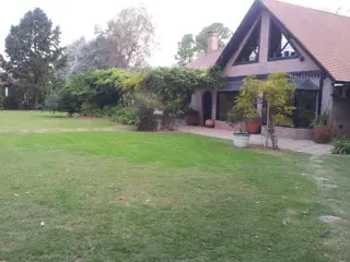 Martindale chalet 2000 mts de parque piscina foto 1