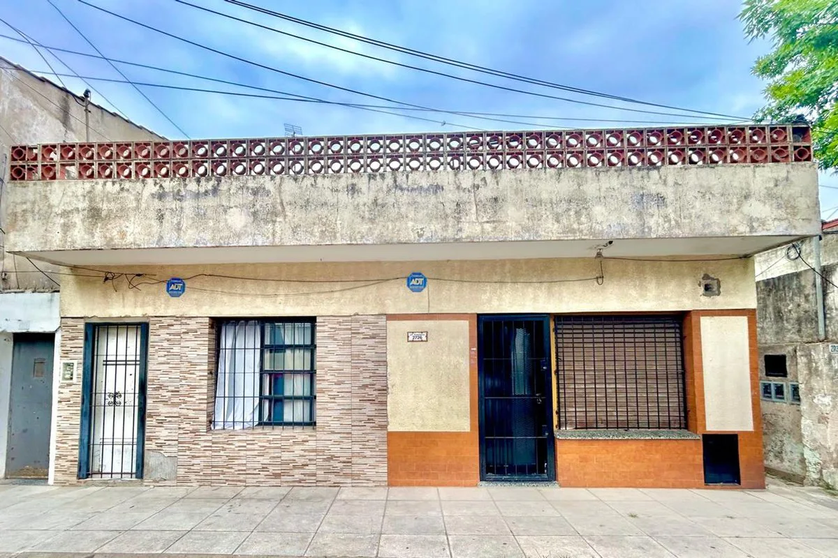 Casa en San Martín con renta activa- multifamiliar foto 2