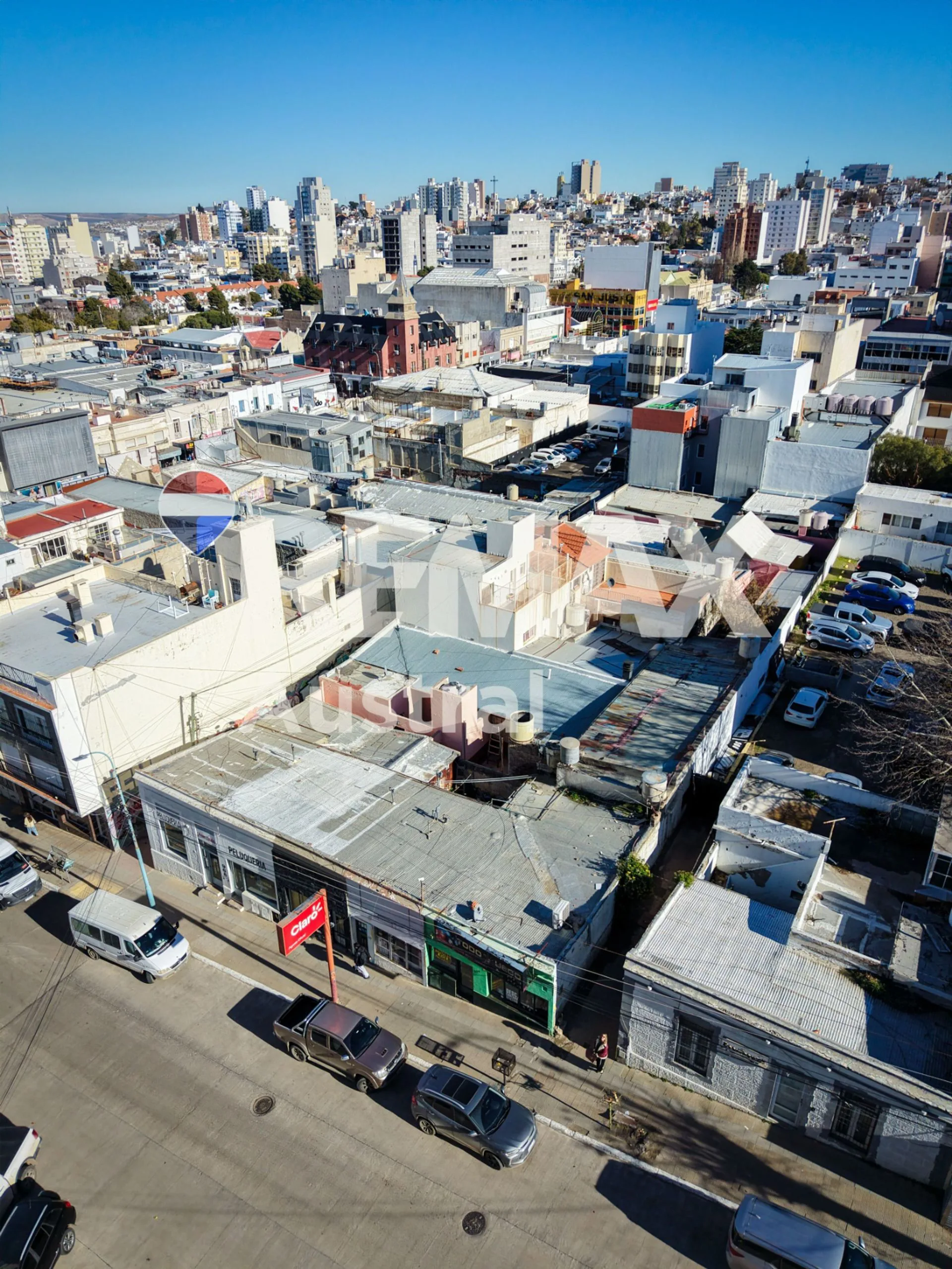 LOCALES EN VENTA - PLENO CENTRO COMODORO RIVADAVIA foto 4