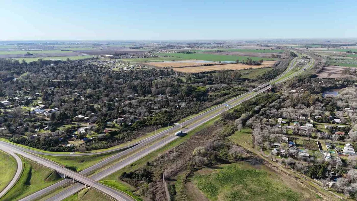 VENDE IMPORTANTE LOTE a metros del Río Carcaraña foto 3