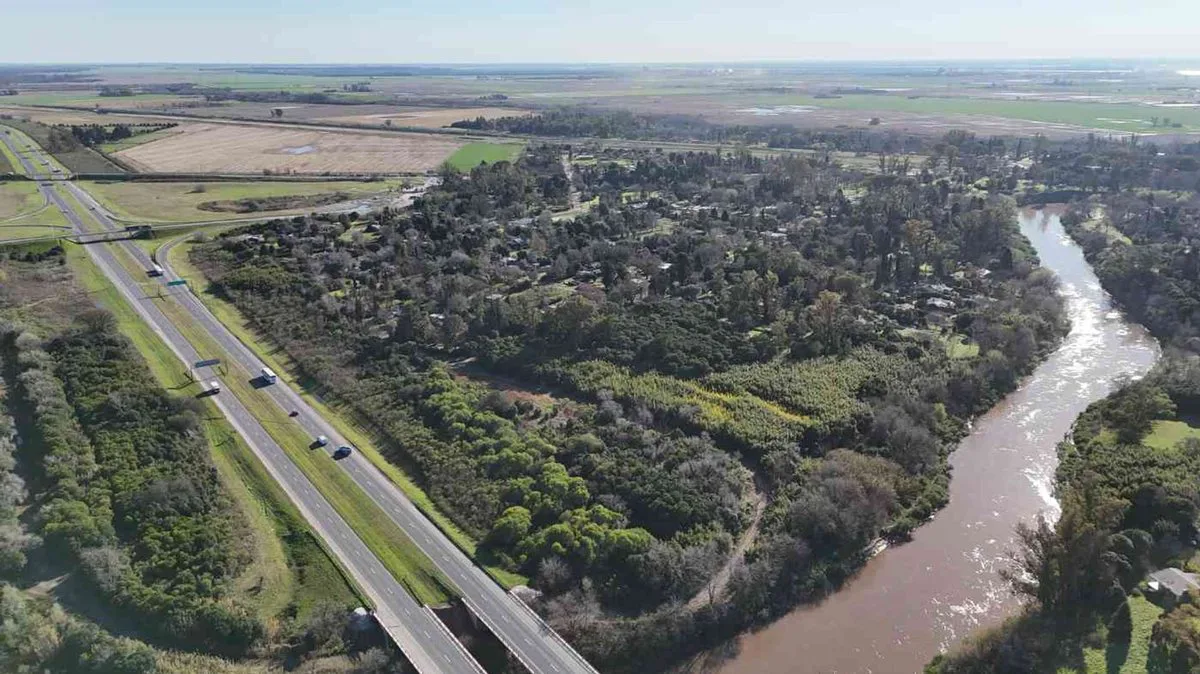 VENDE IMPORTANTE LOTE a metros del Río Carcaraña foto 4