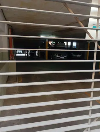Alquiler cochera fija cubierta foto 2