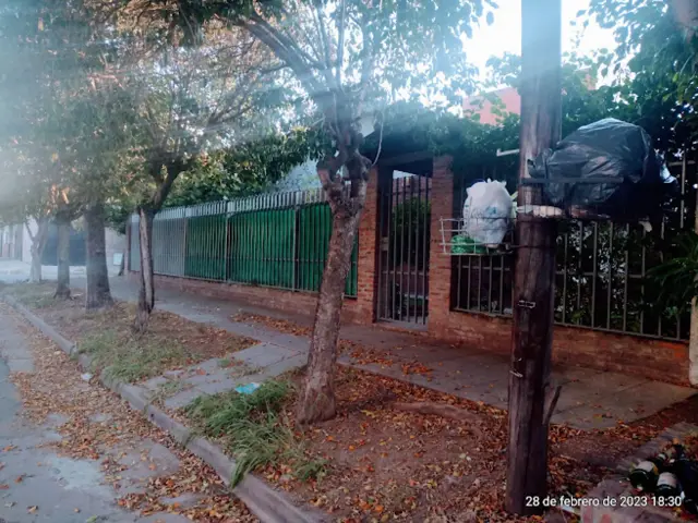 HERMOSA CASA ESQUINA