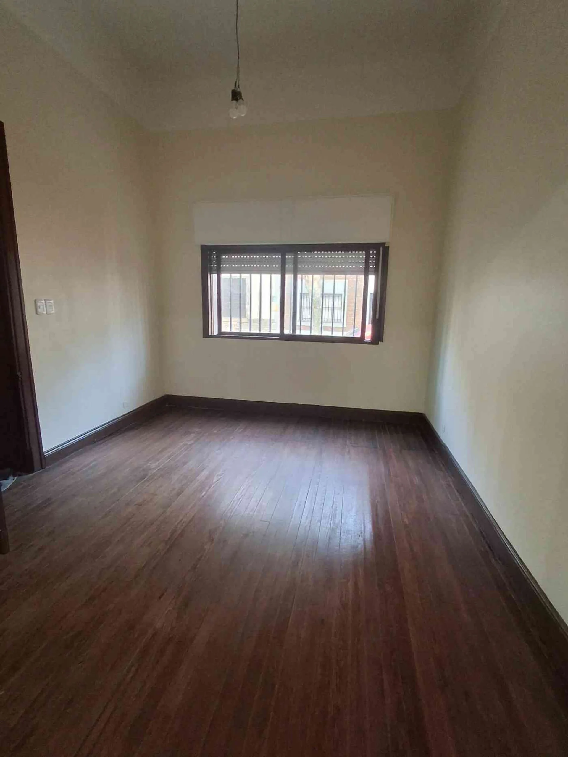 Casa en venta 4 ambientes lote propio en Flores foto 5