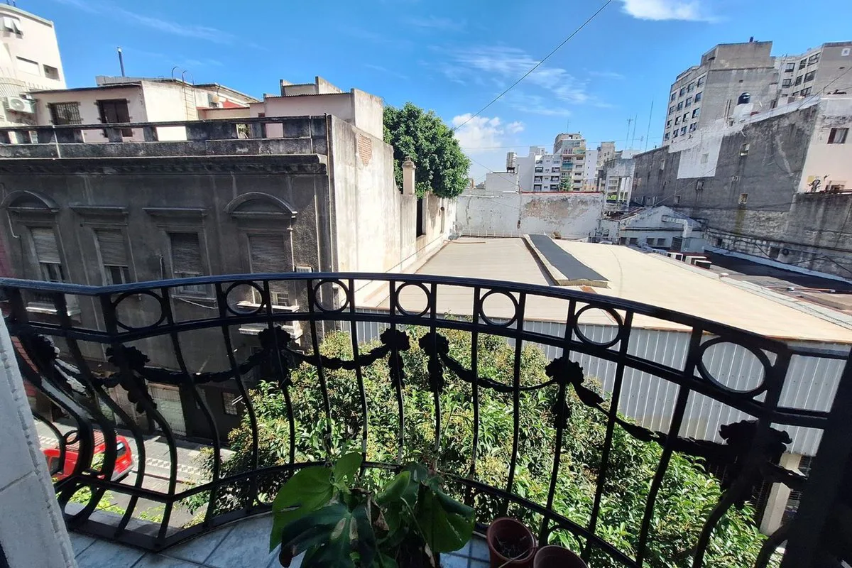 VENTA  DEPTO 5 AMB BALCON MONSERRAT APTO CREDITO foto 3