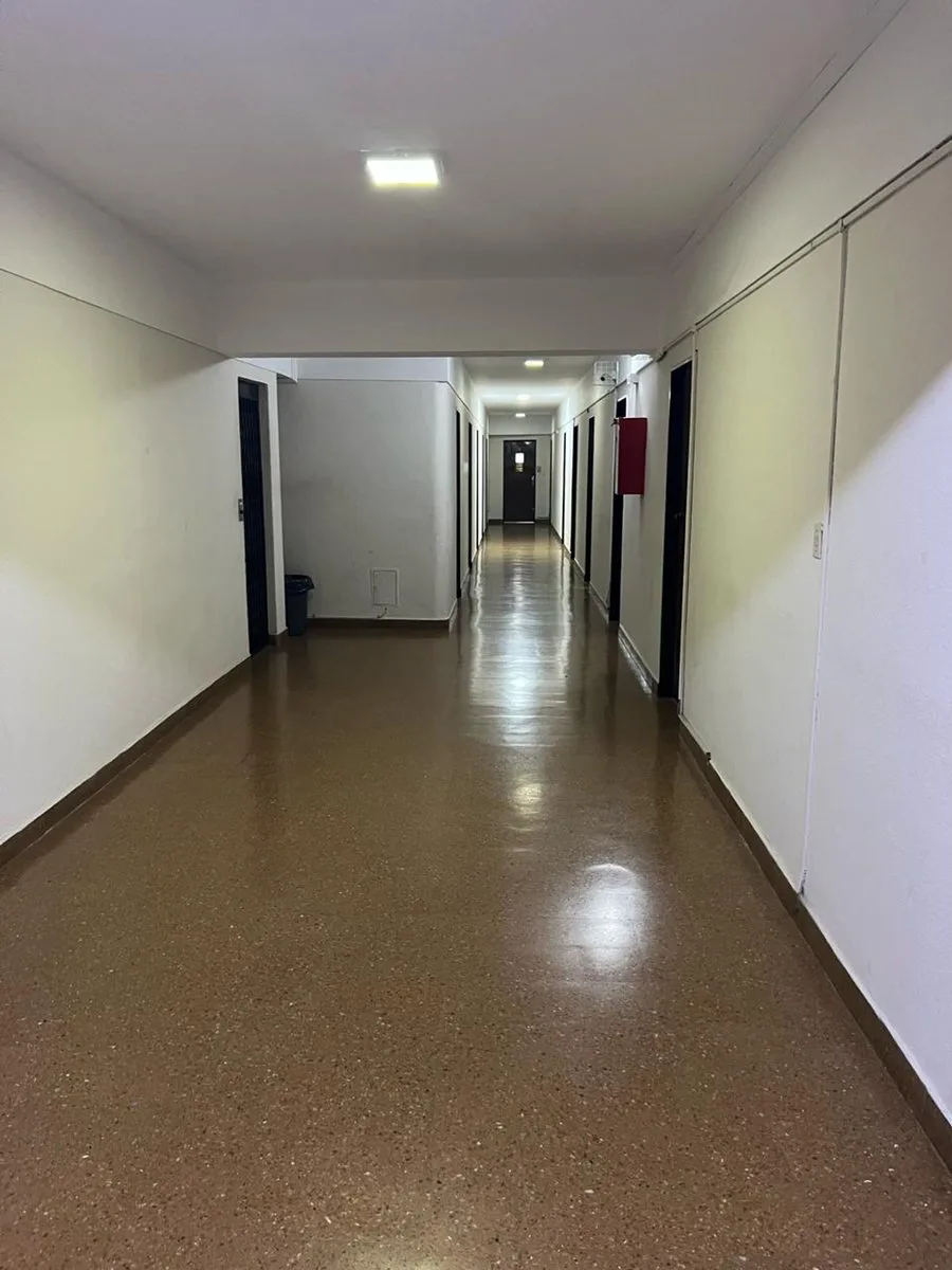 VENTA OFICINA PLENO CENTRO foto 4