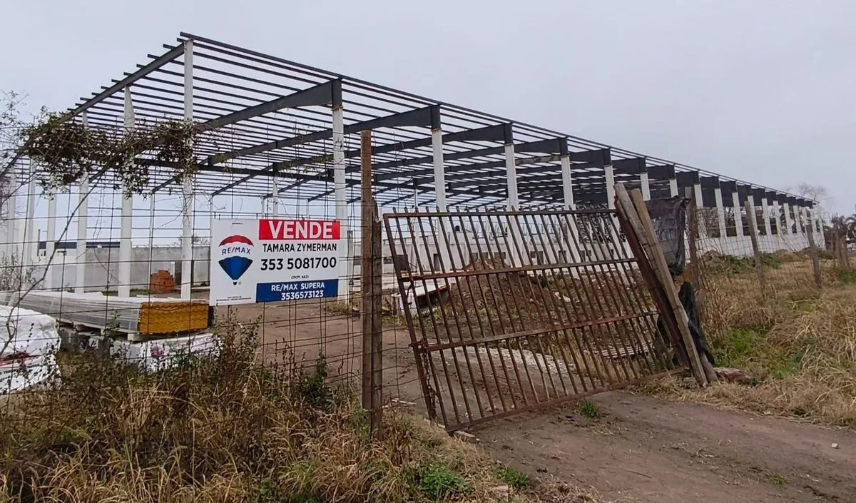 LOCALES COMERCIALES EN VENTA SOBRE RUTA N° 9 V.M foto 5
