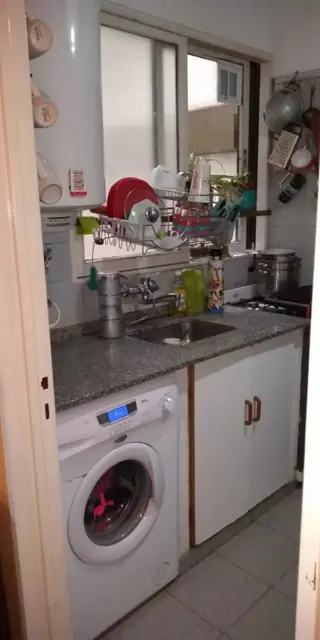 Oportunidad depto de 2 ambientes sobra la Av. Maipu foto 3