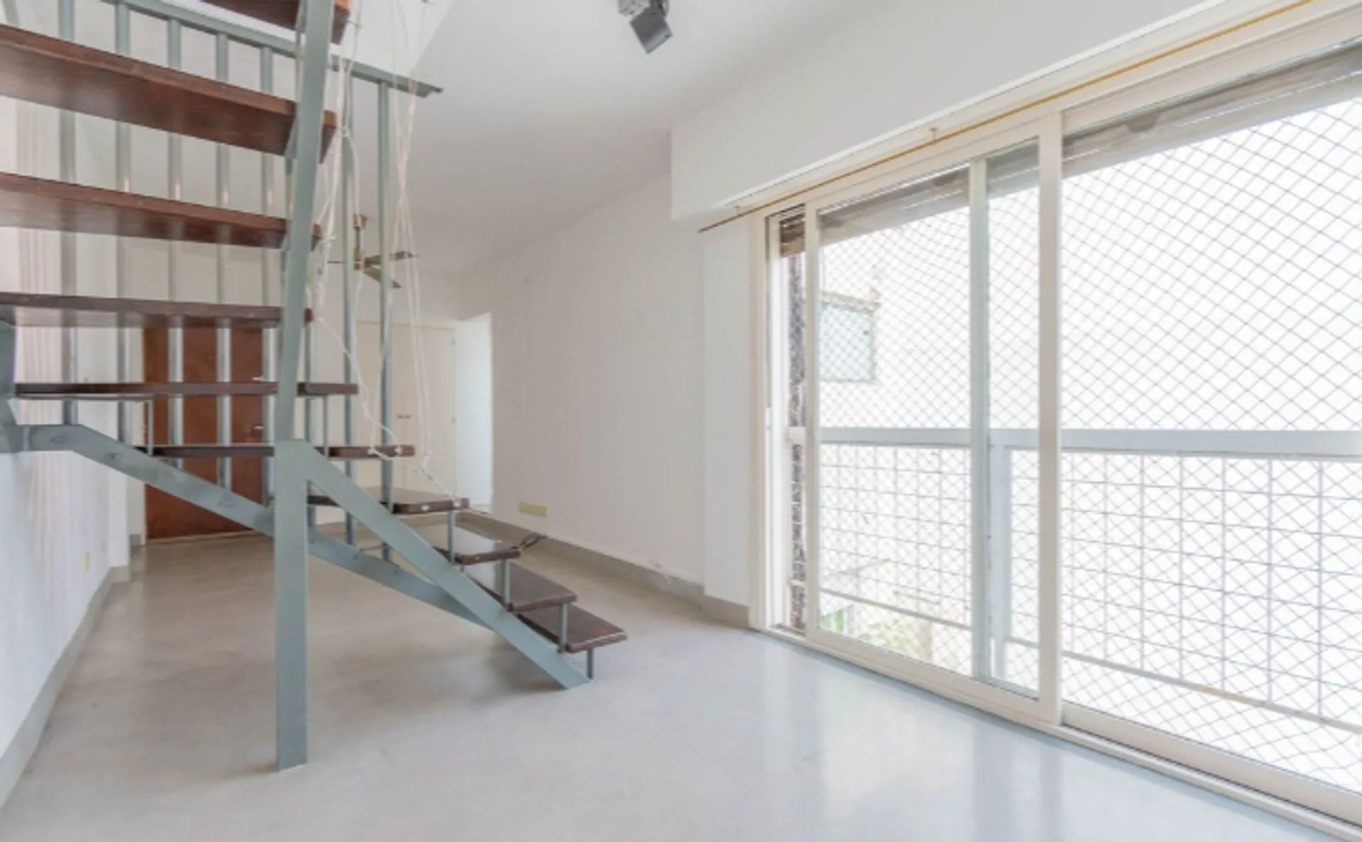 VENTA 2 AMB 1/2. C/BALCÓN TIPO DÚPLEX. FLORES foto 4