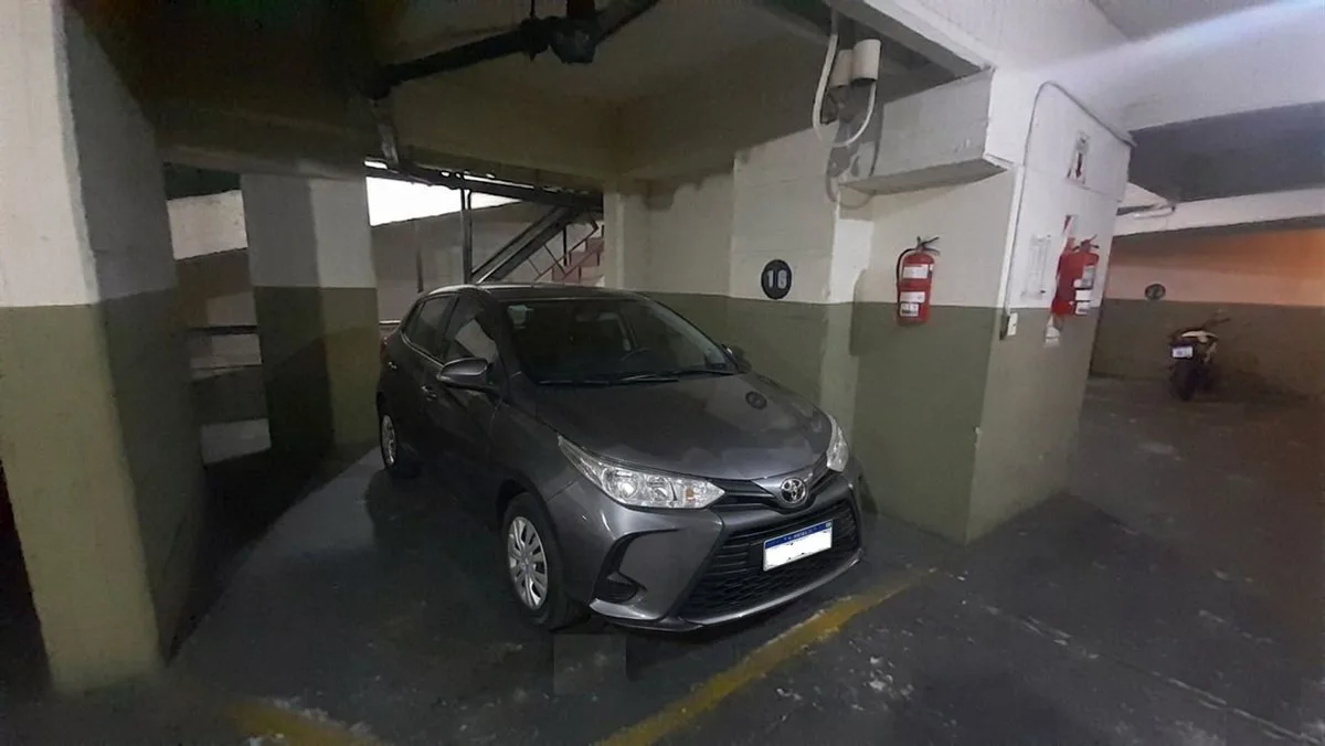 Cochera BoxFija Cubierta en Venta - 13 m² - Abasto foto 3