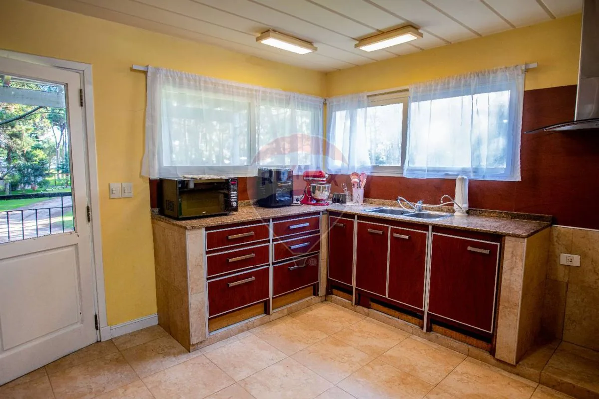 CASA VENTA CINCO AMBIENTES PINAMAR BARRIO TRIDENTE foto 3