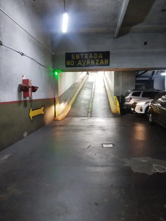 VENTA  COCHERA FIJA CUBIERTA (zona Tribunales)