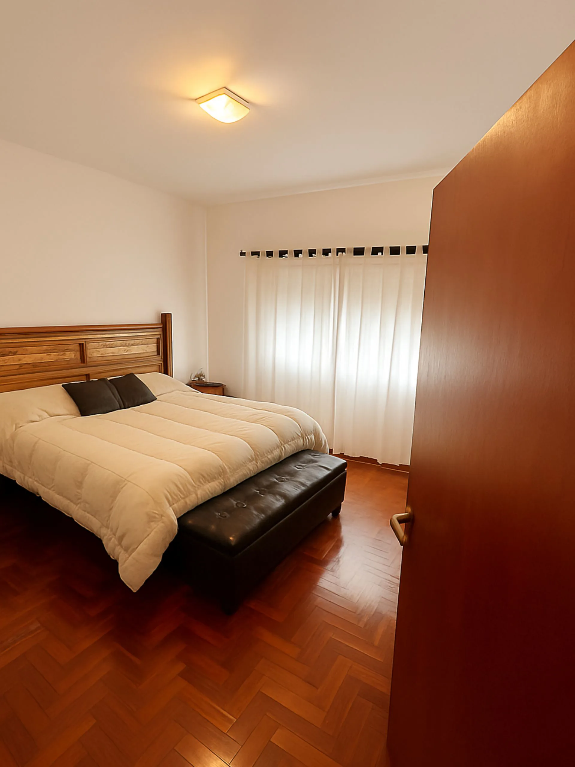 Casa PH 5amb. 4 dorm. patio lavad terraza 2 coch foto 5