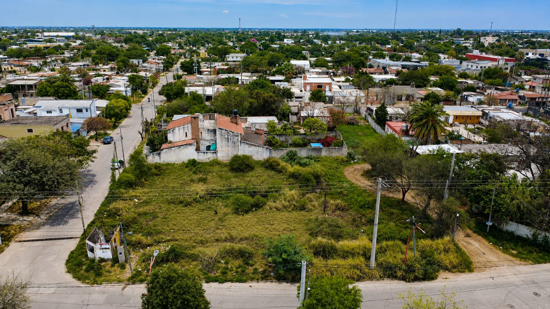 LOTE ESQUINA SOBRE AV MORENO SUR foto 2