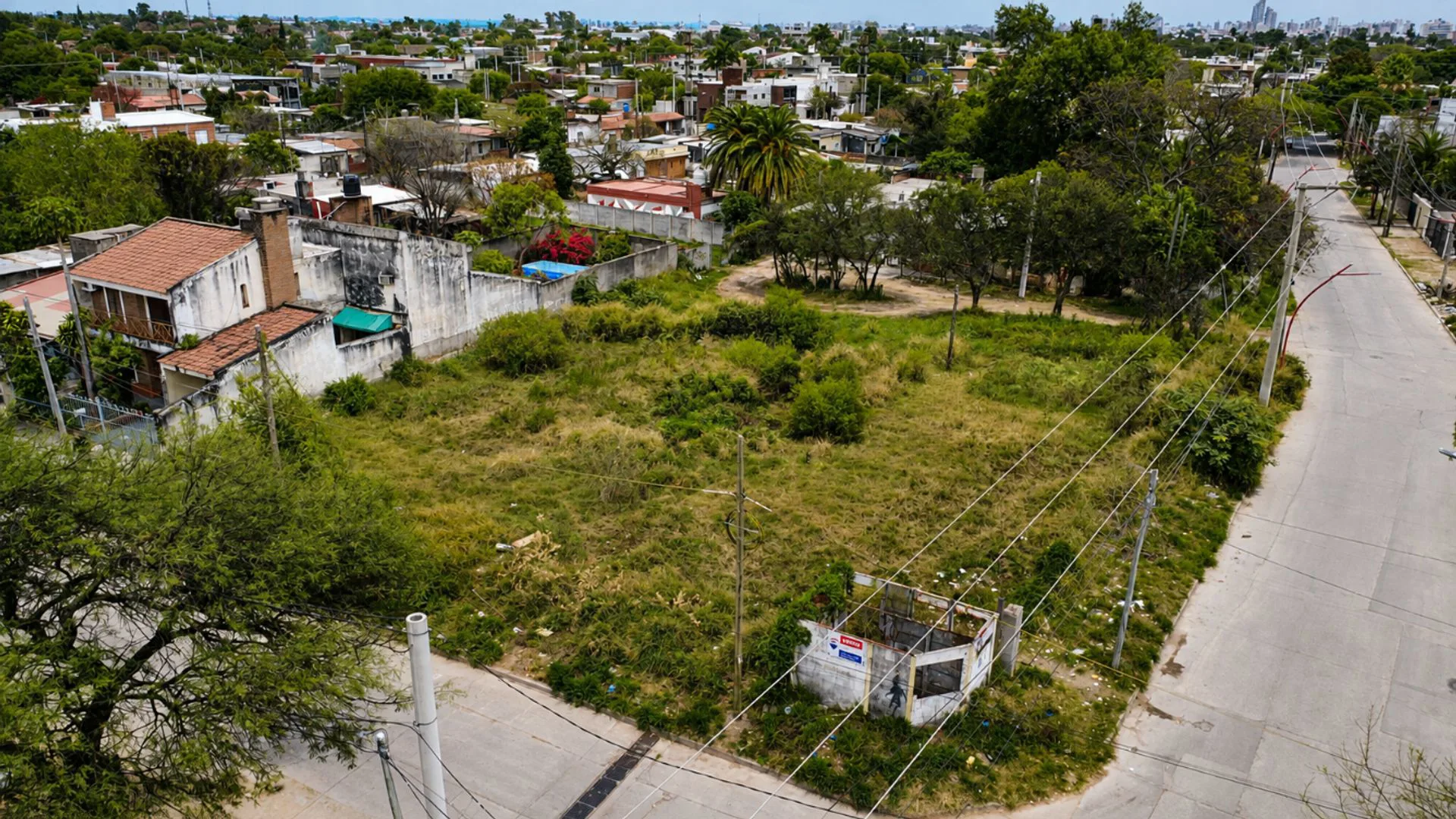 LOTE ESQUINA SOBRE AV MORENO SUR foto 3