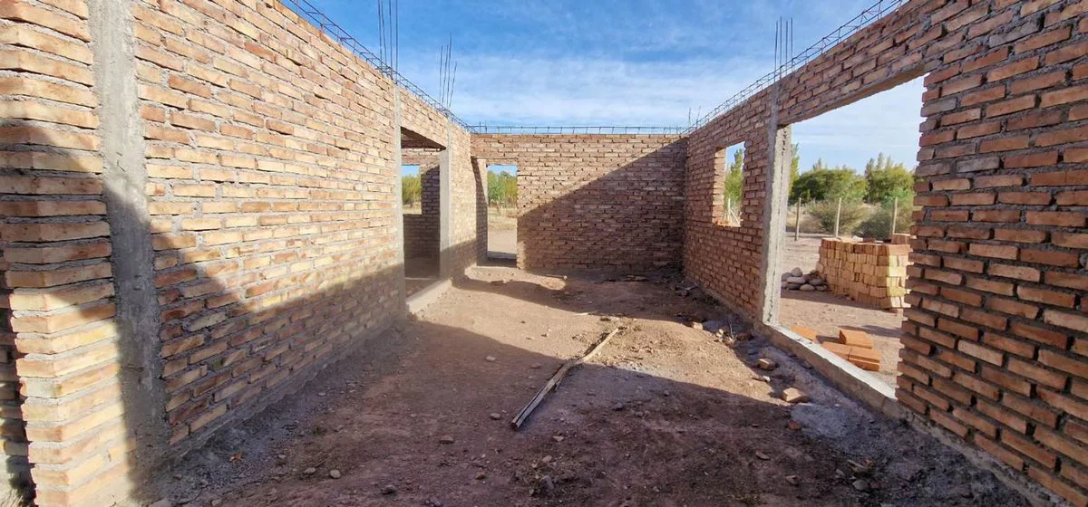 TERRENO DE 700 M2, CON CASA EN OBRA GRUESA BARREAL