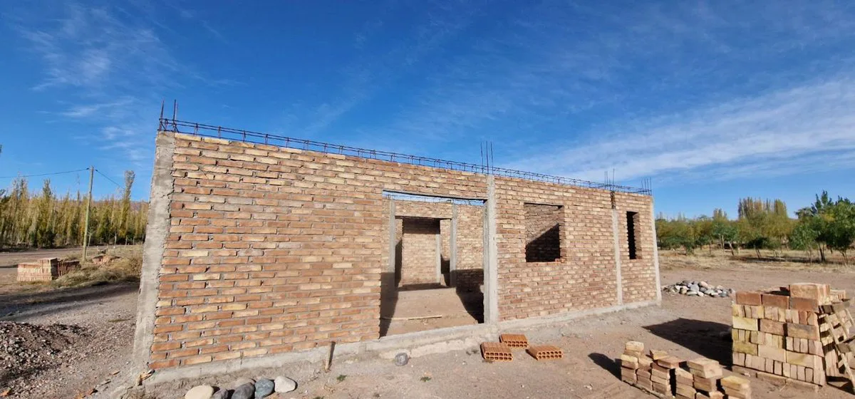 TERRENO DE 700 M2, CON CASA EN OBRA GRUESA BARREAL foto 3