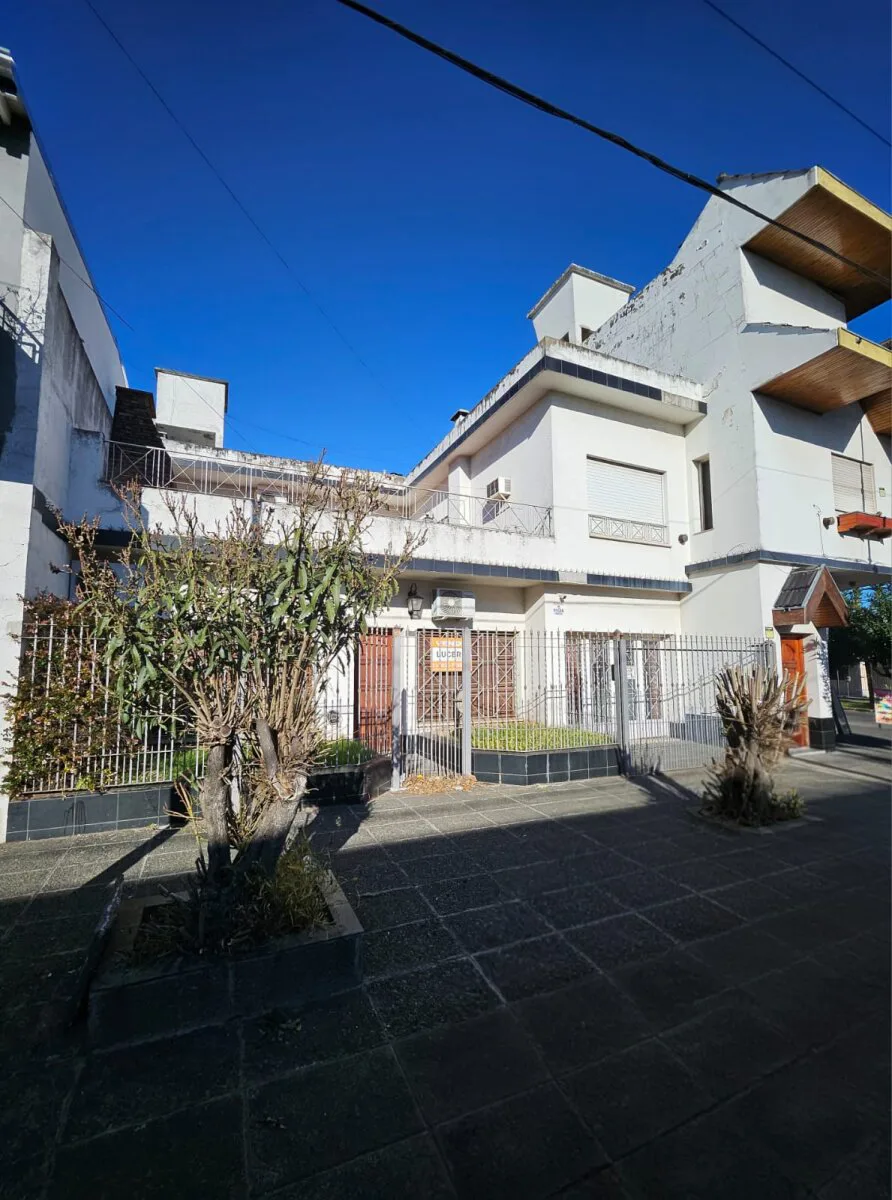 VENTA 5 AMBIENTES EXCELENTE CONSTRUCCIÓN foto 2