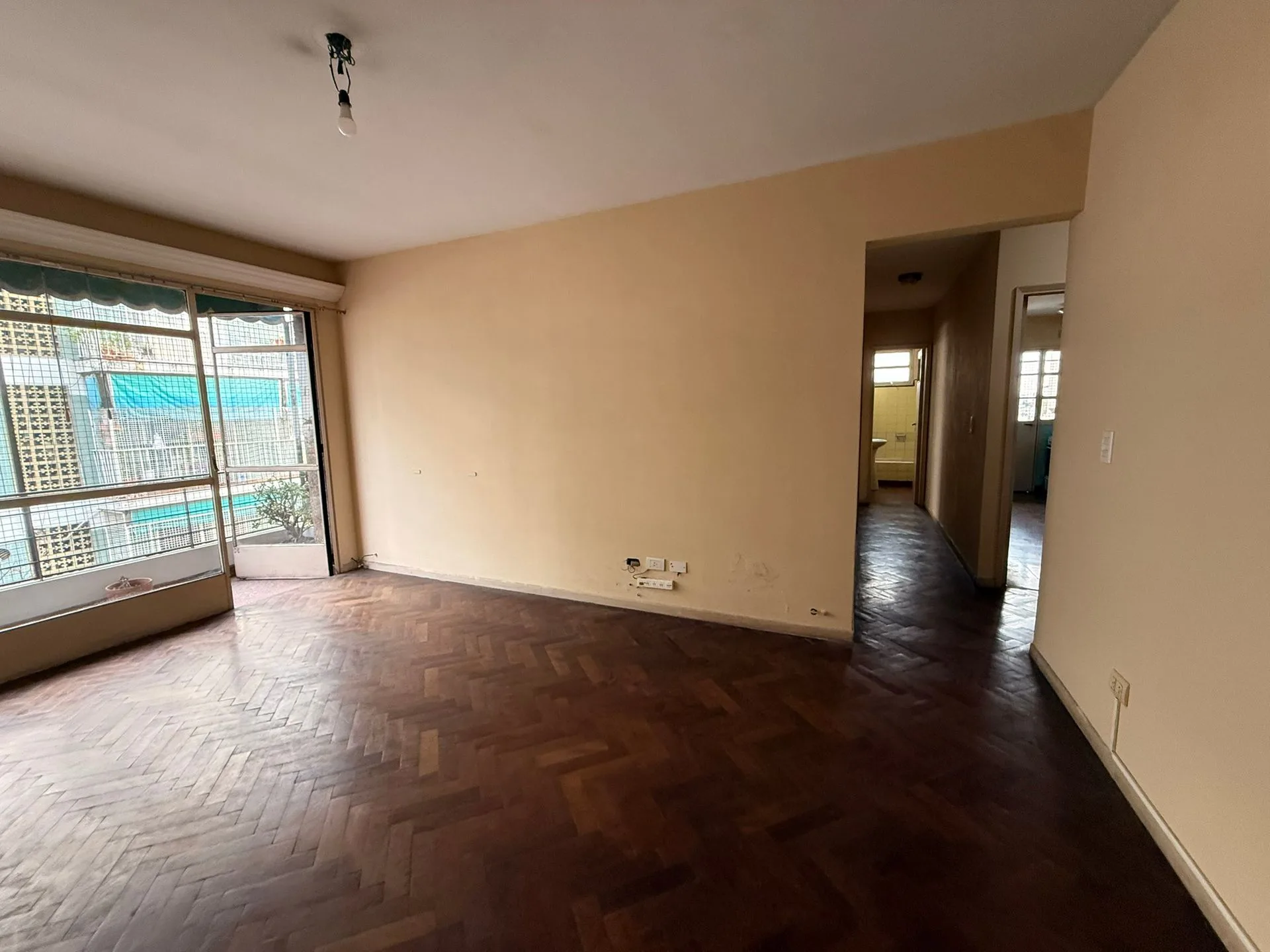 VENTA DEPTO 3 AMBIENTES CON BALCON FRENTE FLORESTA foto 4