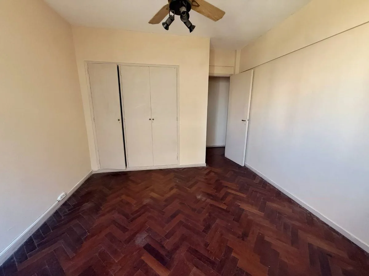 VENTA DEPTO 3 AMBIENTES CON BALCON FRENTE FLORESTA foto 5