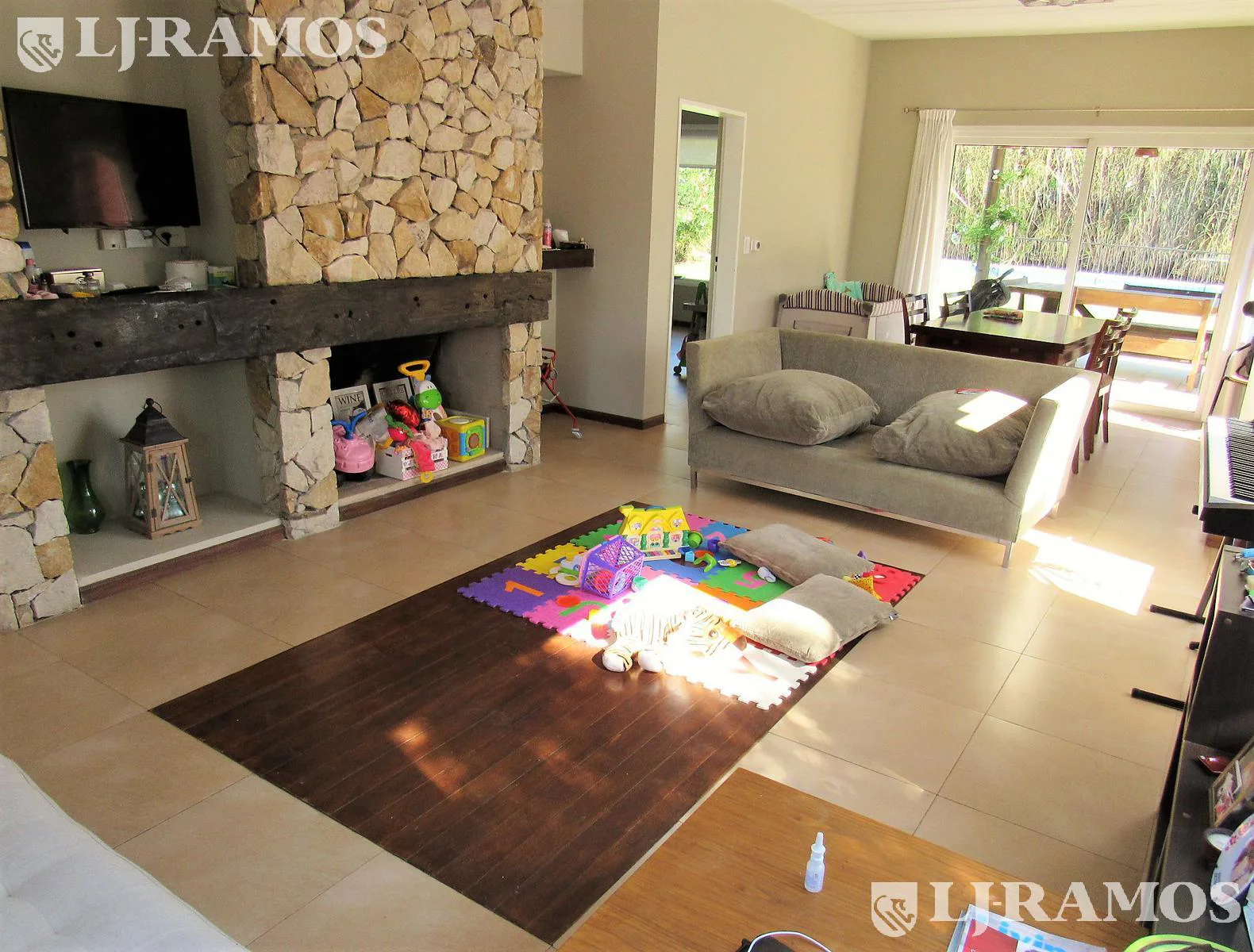 3 DORMITORIOS, ESCRITORIO y SERVICIO. foto 2