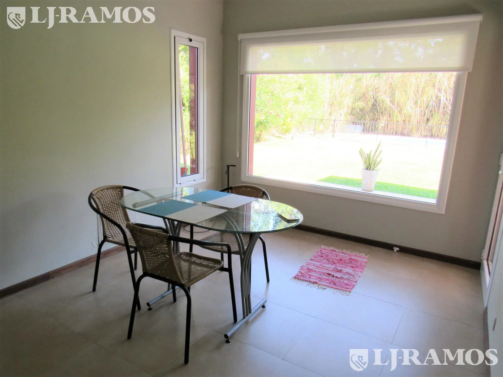 3 DORMITORIOS, ESCRITORIO y SERVICIO. foto 5