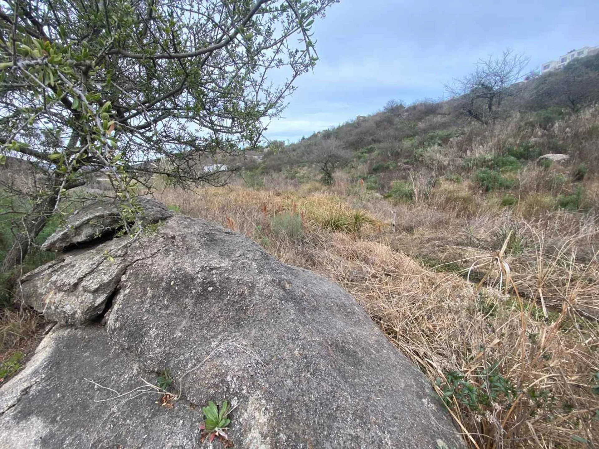 VENDE PERMUTA TERRENO 2071 m2 ESCRITURA CARLOS PAZ foto 5