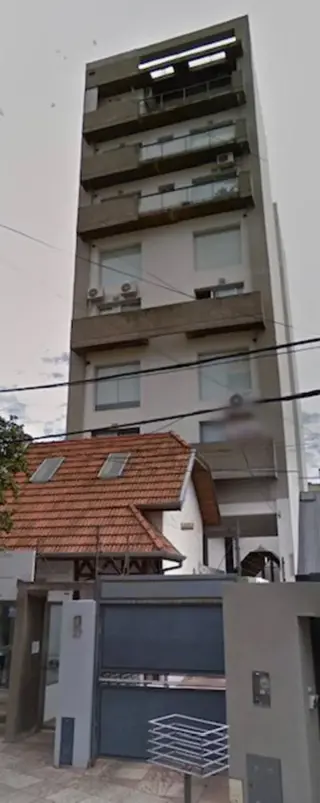 Departamento piso 4 ambientes con cochera doble en Bernal Centro foto 1