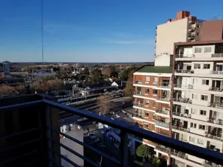 Departamento piso 4 ambientes con cochera doble en Bernal Centro foto 5