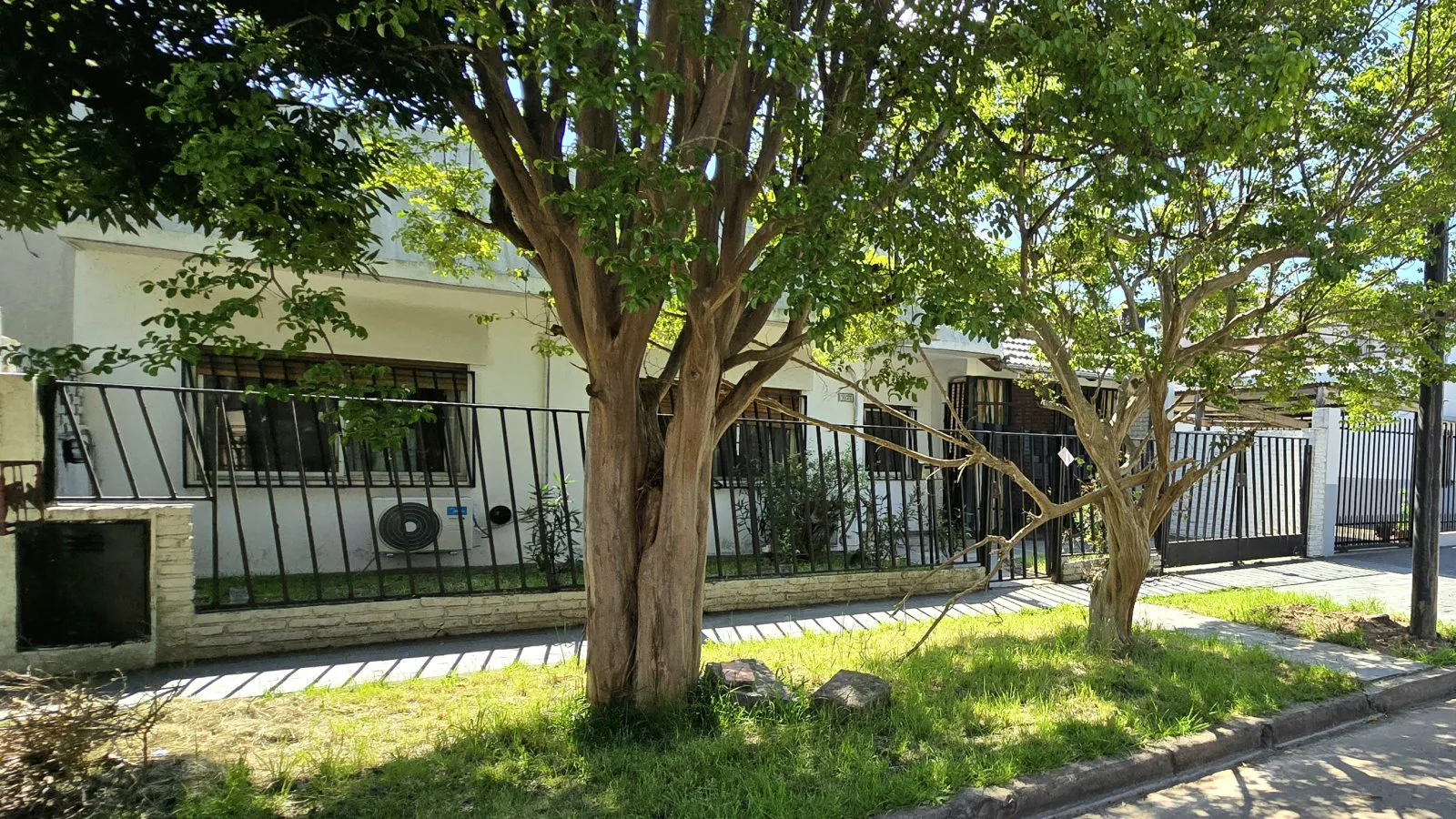 Venta Casa 4 ambientes en Martín Coronado foto 2