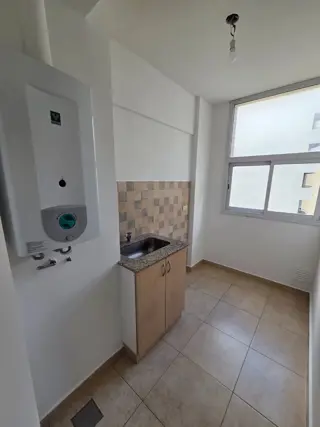 Departamento 1 dormitorio c/balcon y baulera foto 5