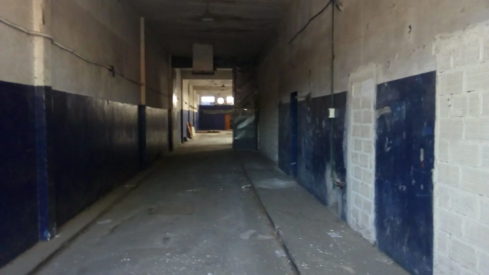 Galpon /Depósito en Planta Baja y mas de 11 habitaciones en Planta Alta, todo junto o por separado foto 4