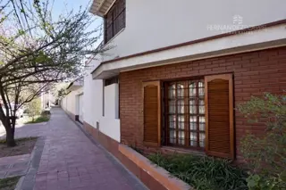 SE VENDE Casa Dos Pisos 6D 2B Cuarta Oeste Ciudad Mendoza foto 1