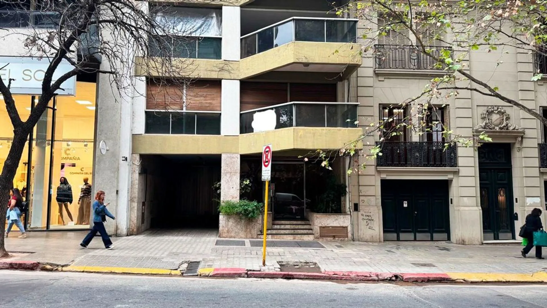 Venta dpto piso Nva Cba amoblado 3 dormi cochera foto 2