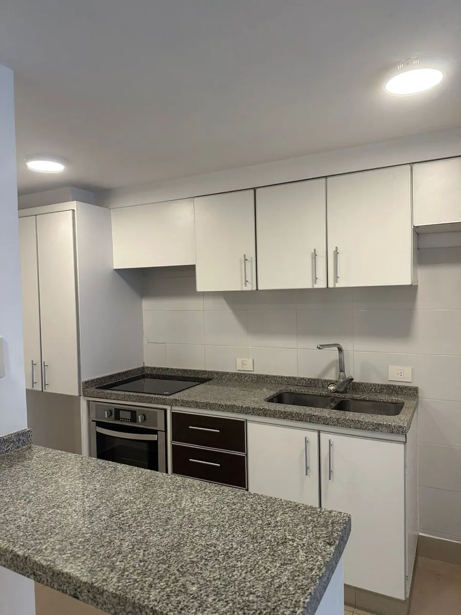 Venta departamento 3 ambientes con balcón foto 5