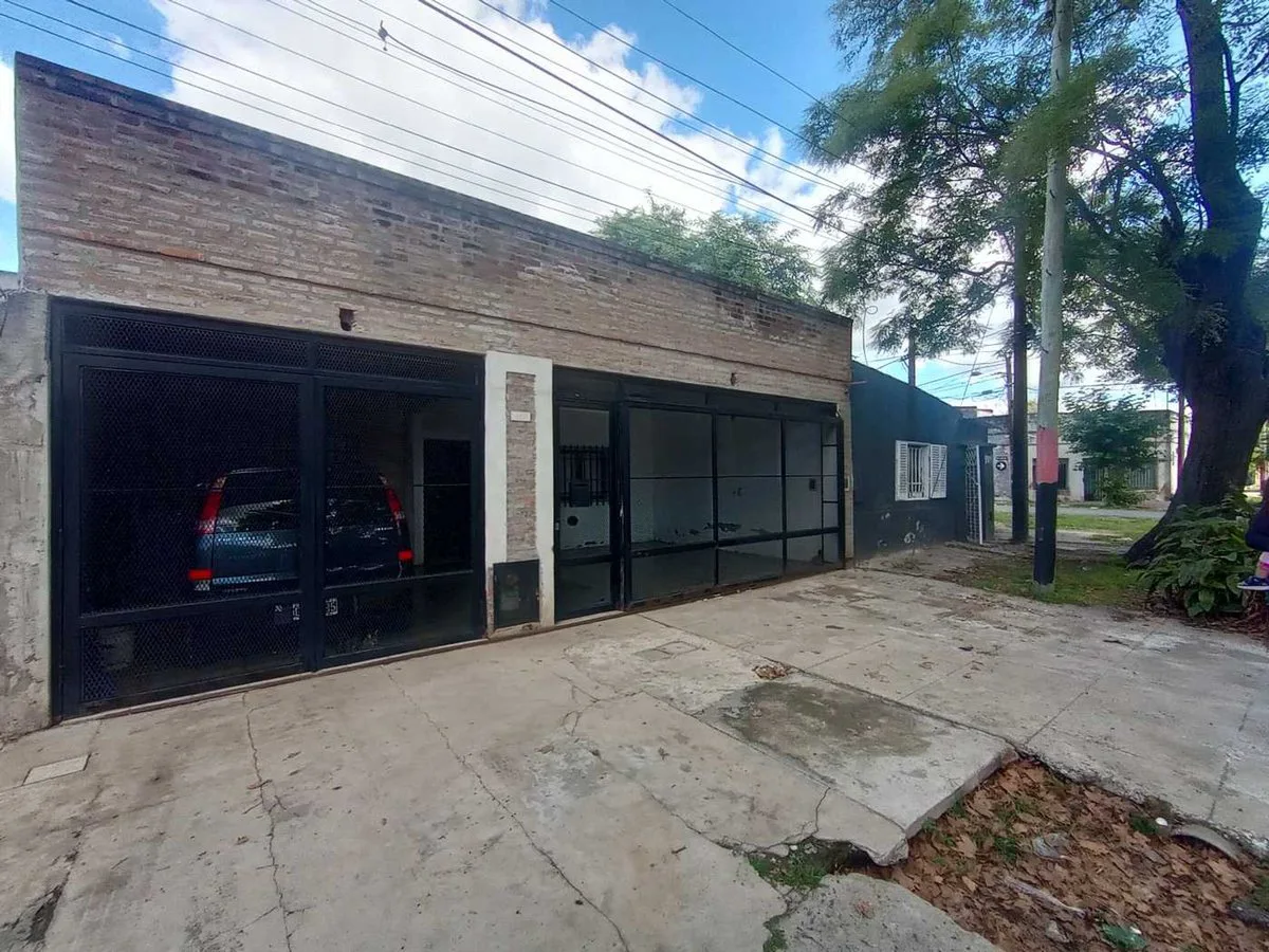 VENTA DOS CASAS COCHERA PATIO EN ZONA SUR foto 2