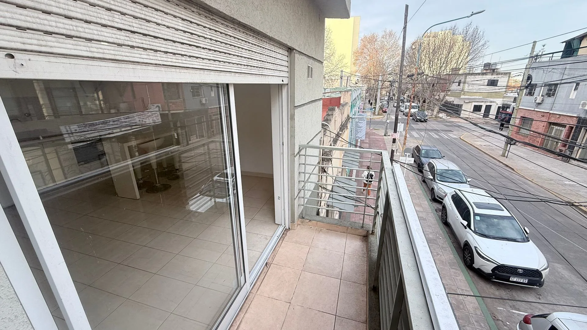 VENDE 2 AMB 1er piso CASEROS MUY LINDO foto 4