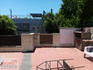 VENTA CASA/PH FRENTE 3 AMB. TERRAZA Y PATIO foto 1