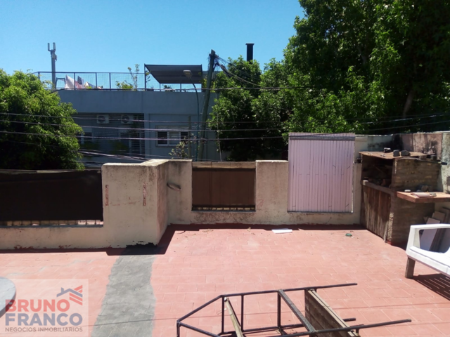 VENTA CASA/PH FRENTE 3 AMB. TERRAZA Y PATIO