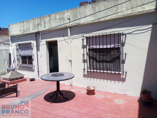 VENTA CASA/PH FRENTE 3 AMB. TERRAZA Y PATIO foto 2